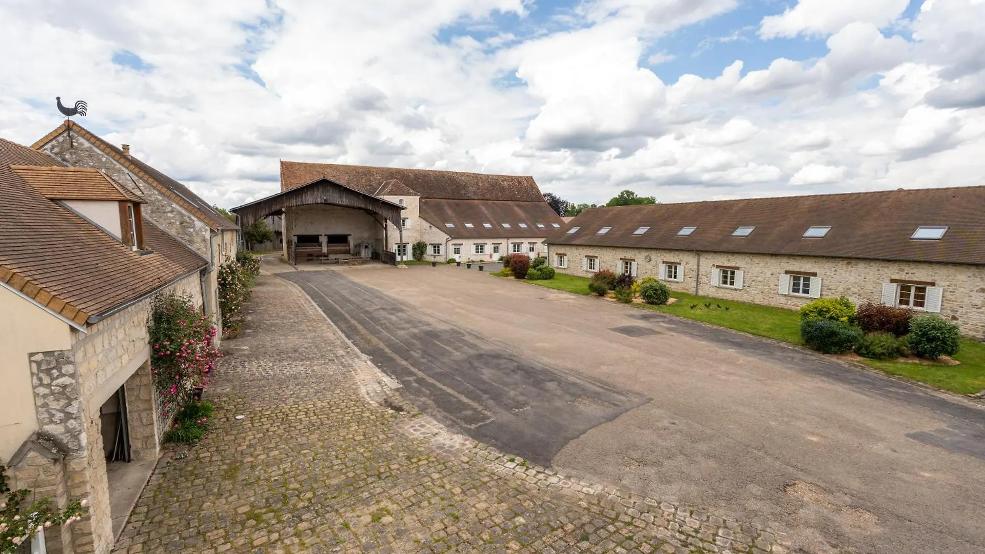 La Bullote - Gites - Paris Roissy Villeneuve-sous-Dammartin Holiday home