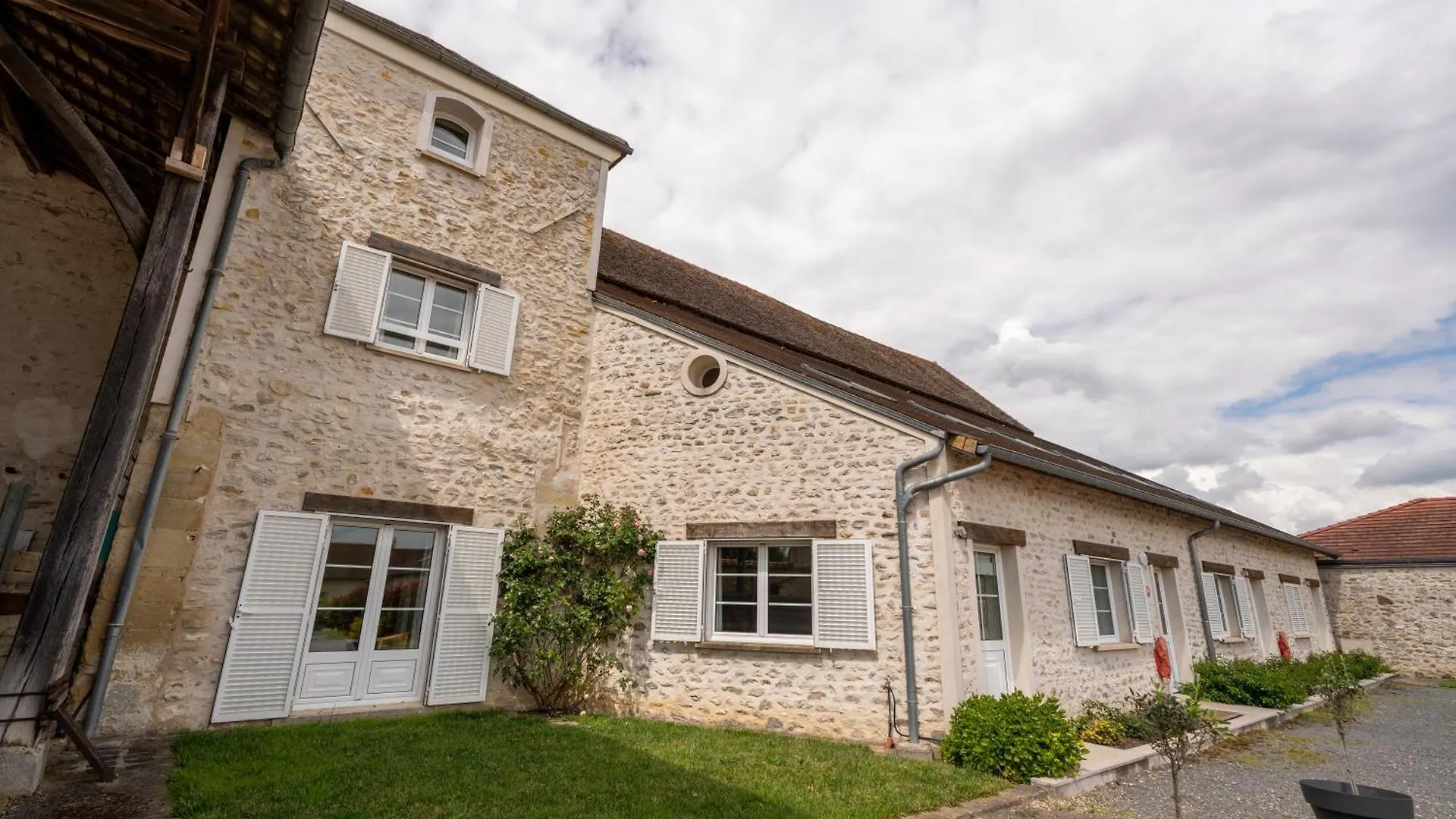Holiday home La Bullote - Gites - Paris Roissy Villeneuve-sous-Dammartin