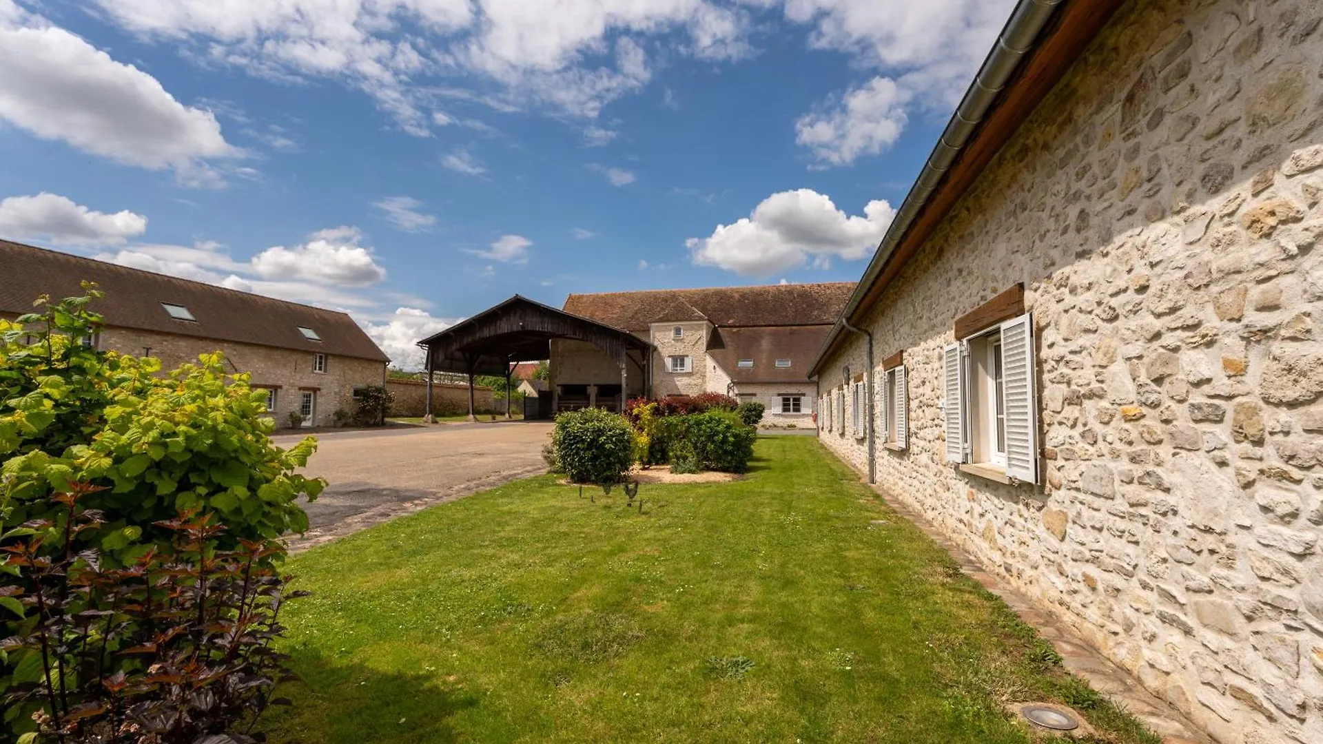 La Bullote - Gites - Paris Roissy Villeneuve-sous-Dammartin France